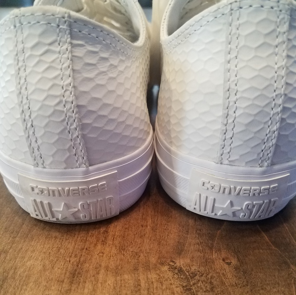 Converse - Picture 2 of 4